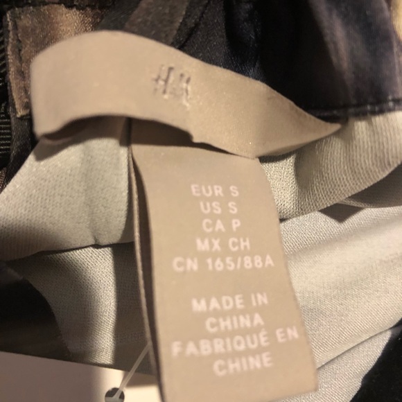 Balloon Sleeve Black Patterned Blouse - Picture 8 of 10